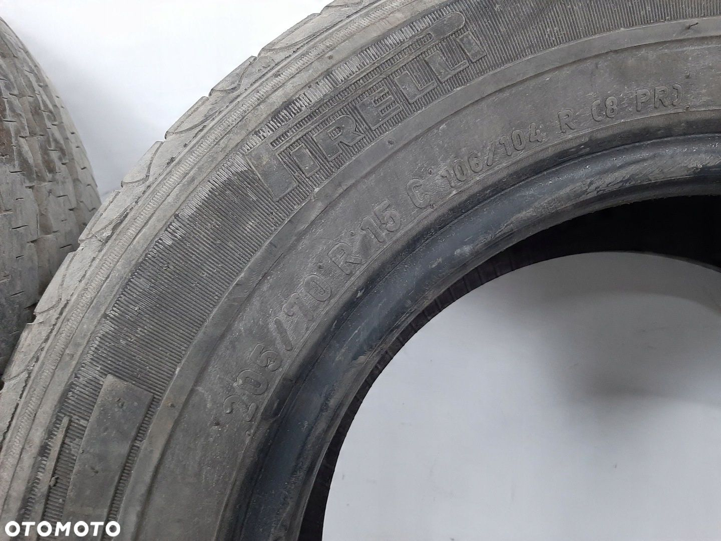 OPONY LETNIE PIRELLI CHRONO 205/70R15C 106/104R DOT 2009 BIEZNIK 8MM - 10
