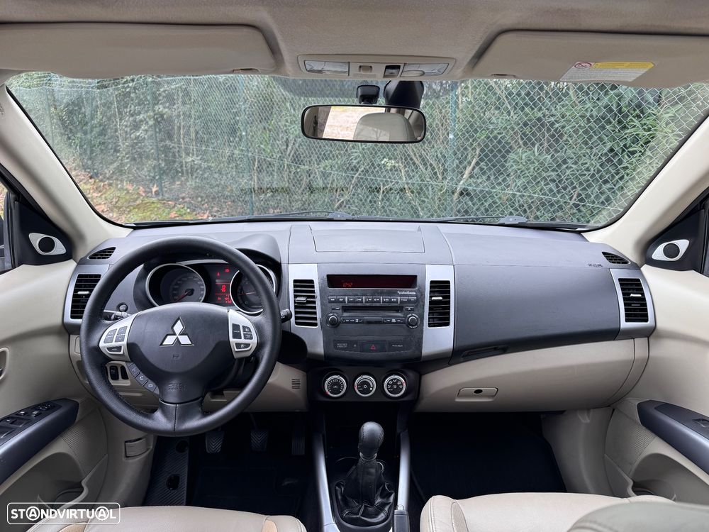 Mitsubishi Outlander 2.0 DI-D Instyle2 4WD - 28