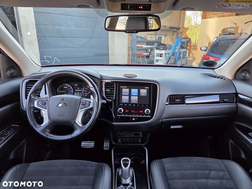 Mitsubishi Outlander - 35