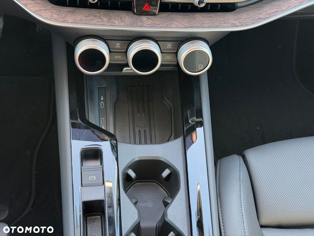 Skoda Superb 2.0 TDI SCR 4x4 L&K DSG - 18