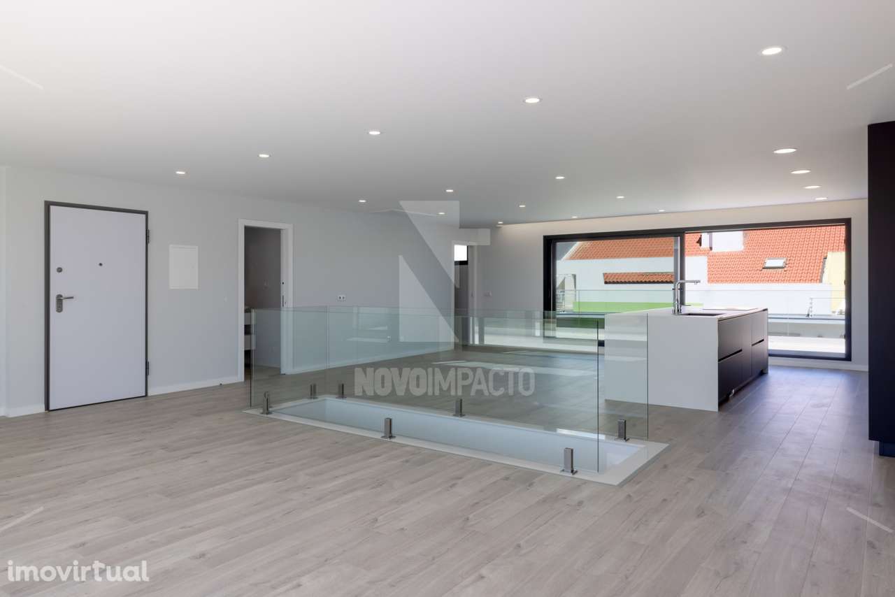 Alcochete - Apartamento T4 Duplex c/ Garagem, Parqueamento e Terraços - Grande imagem: 3/39