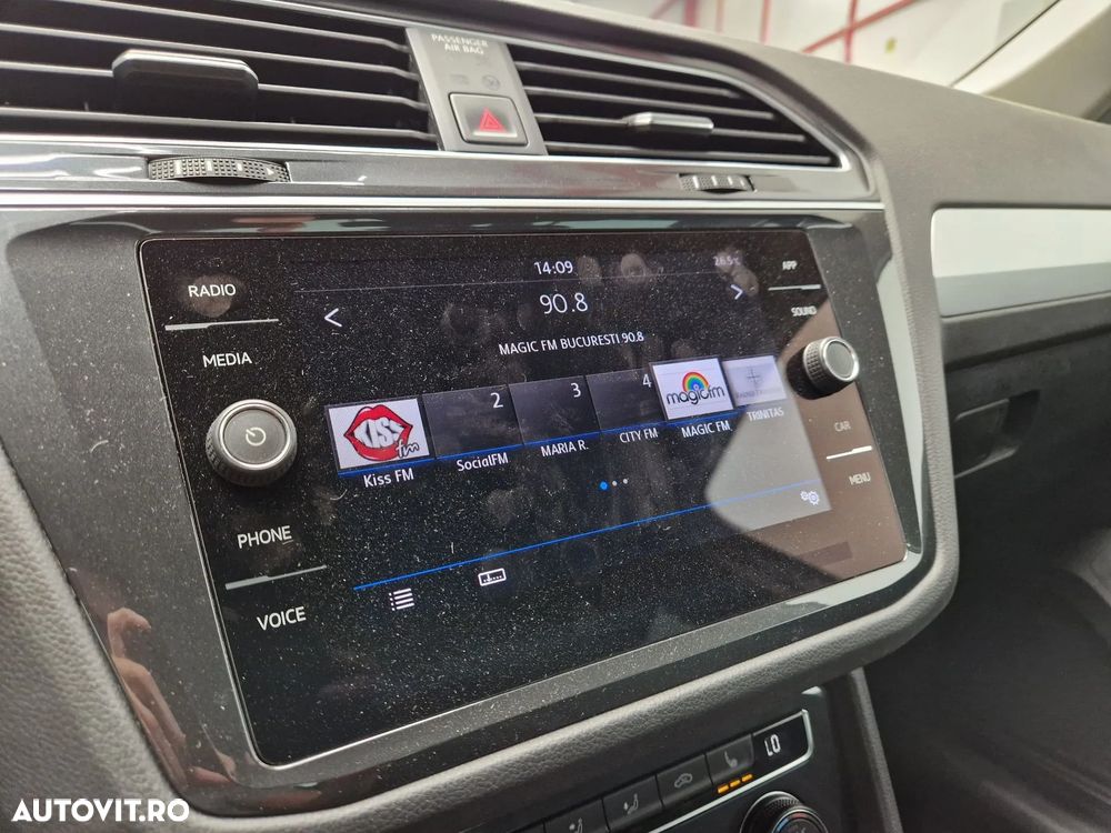 Volkswagen Tiguan - 10