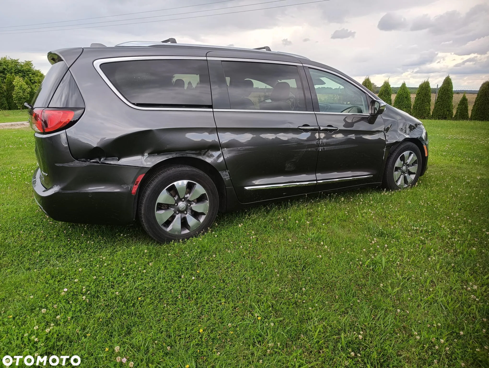 Chrysler Pacifica - 4