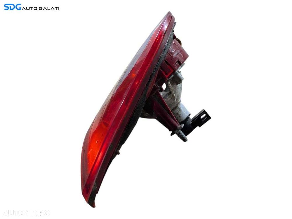 Stop Lampa Tripla Dreapta Haion Capota Portbagaj Volkswagen Golf 5 Hatchback 2004 - 2008 Cod 1K6945094J [L8453] - 2