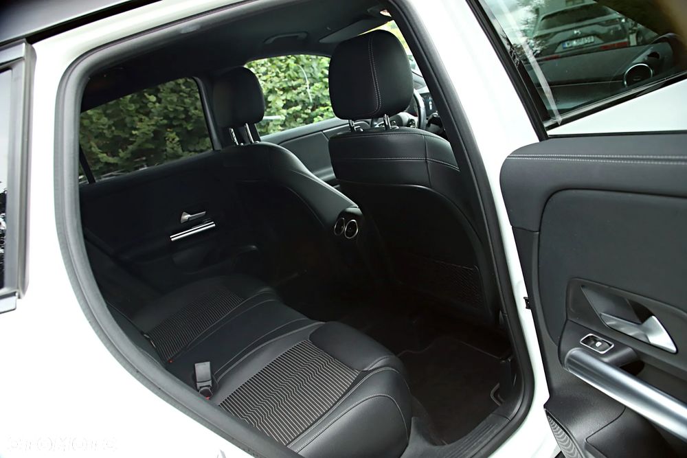Mercedes-Benz GLA 200 Style - 24