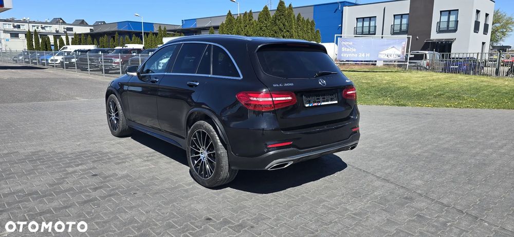 Mercedes-Benz GLC 300 4Matic 9G-TRONIC AMG Line - 7