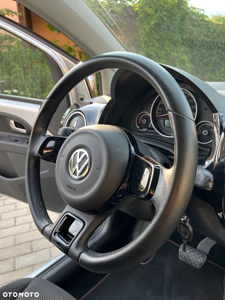 Volkswagen up! - 19