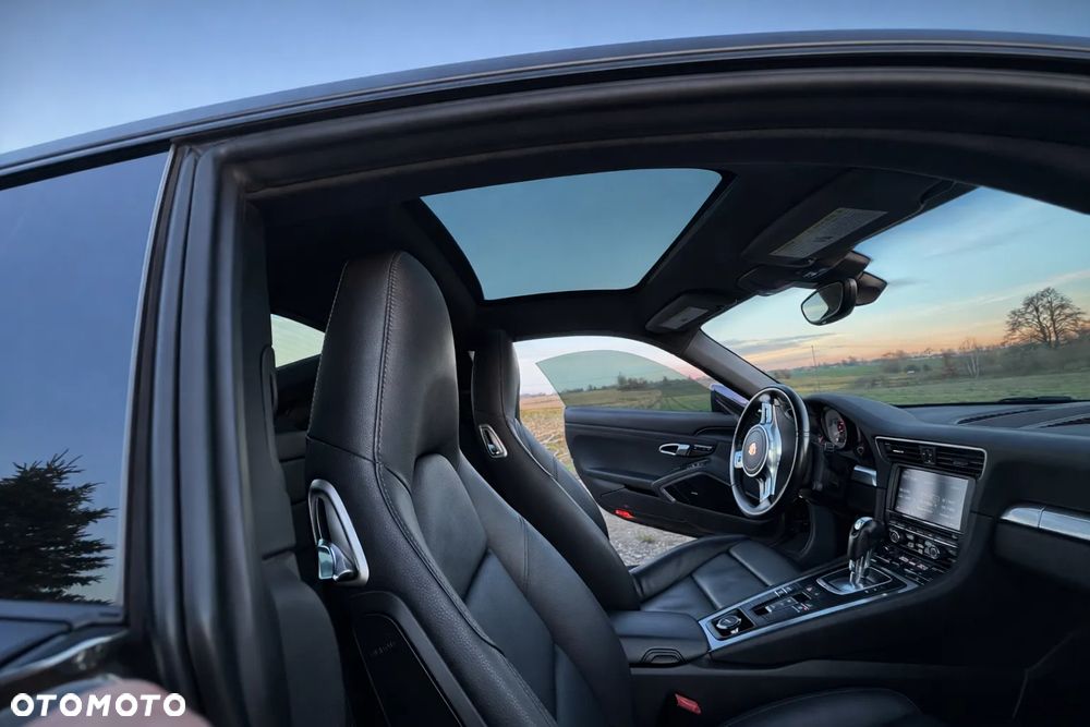 Porsche 911 Carrera PDK - 38