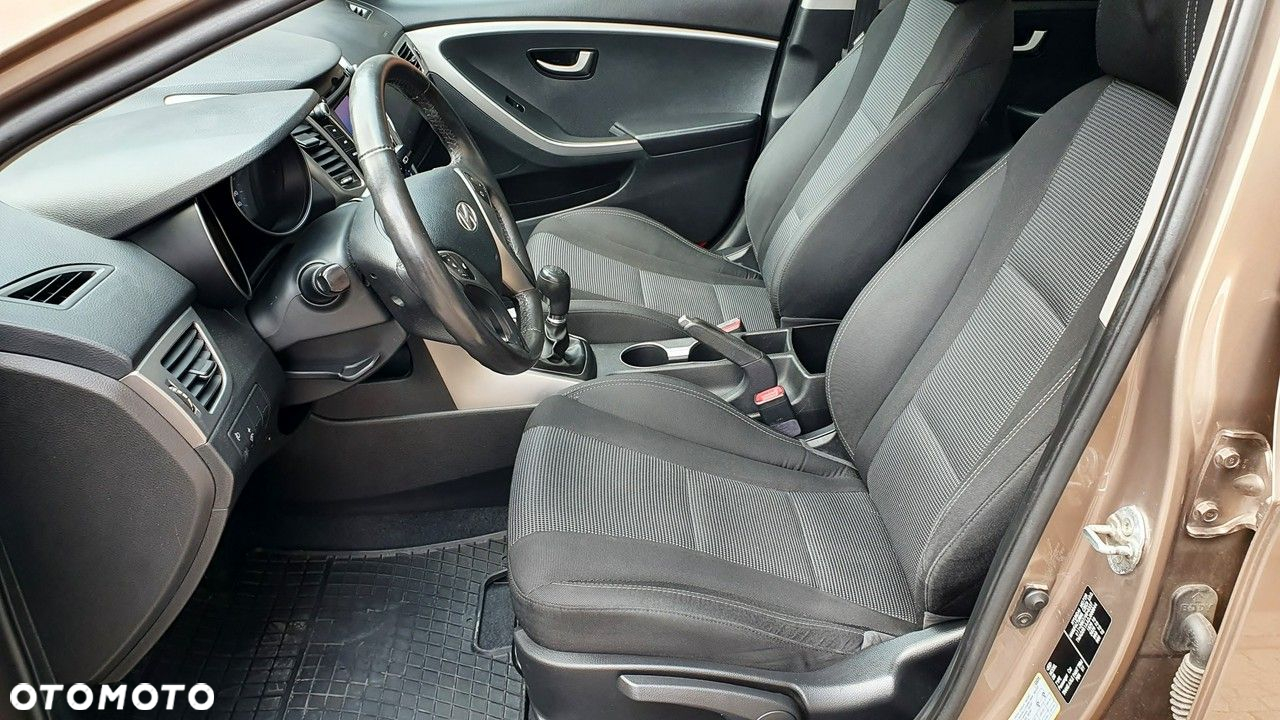 Hyundai i30 1.4 Classic + - 13