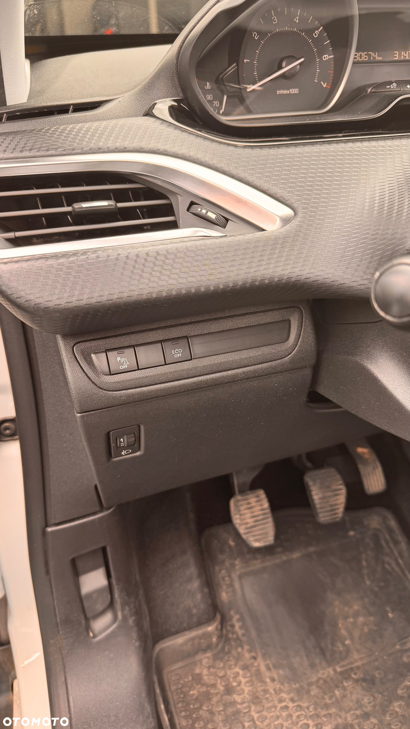 Peugeot 2008 - 9