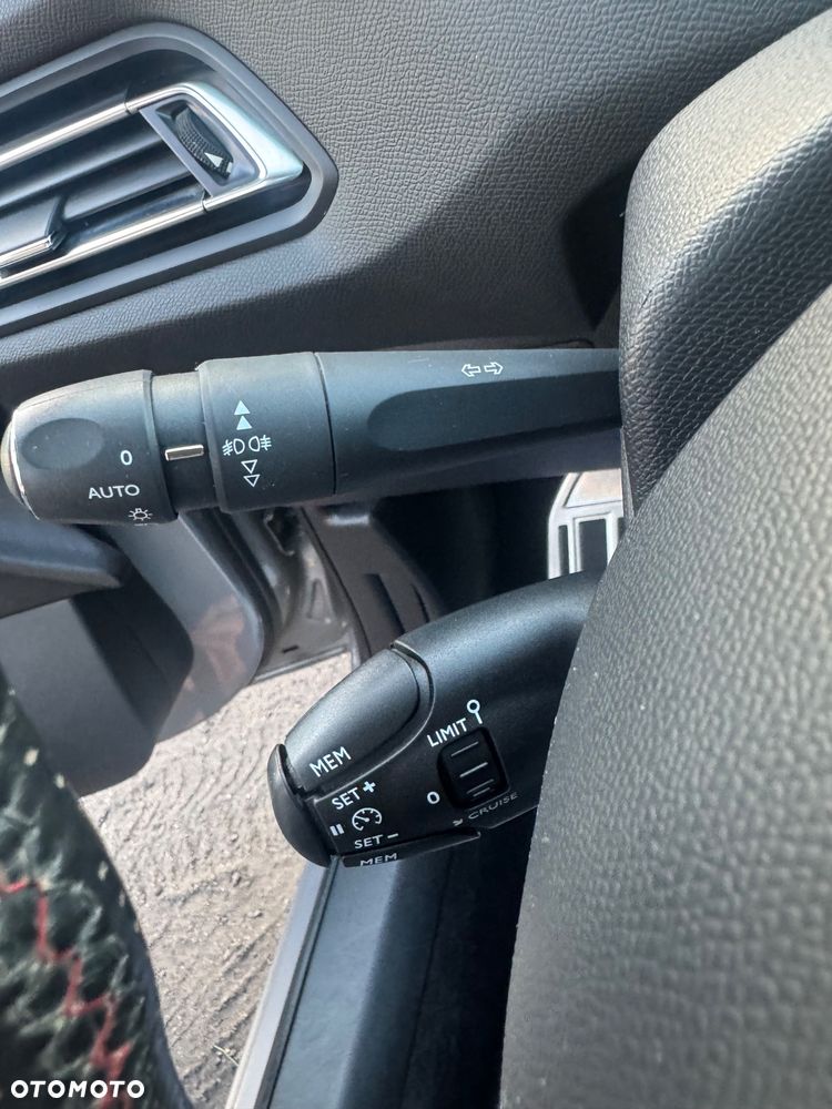Peugeot 308 - 34