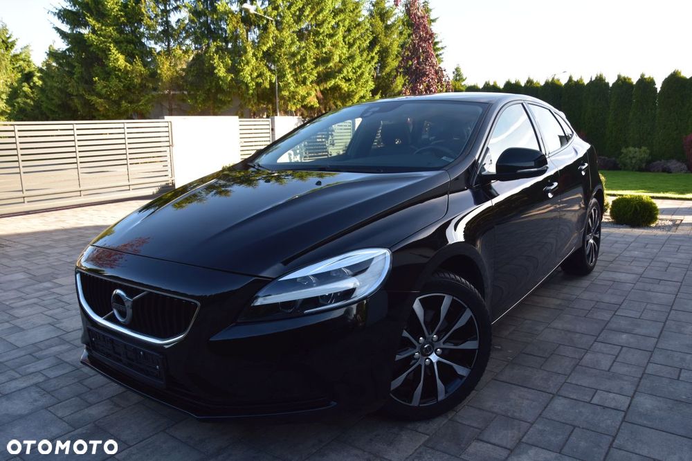 Volvo V40 T3 Momentum - 1