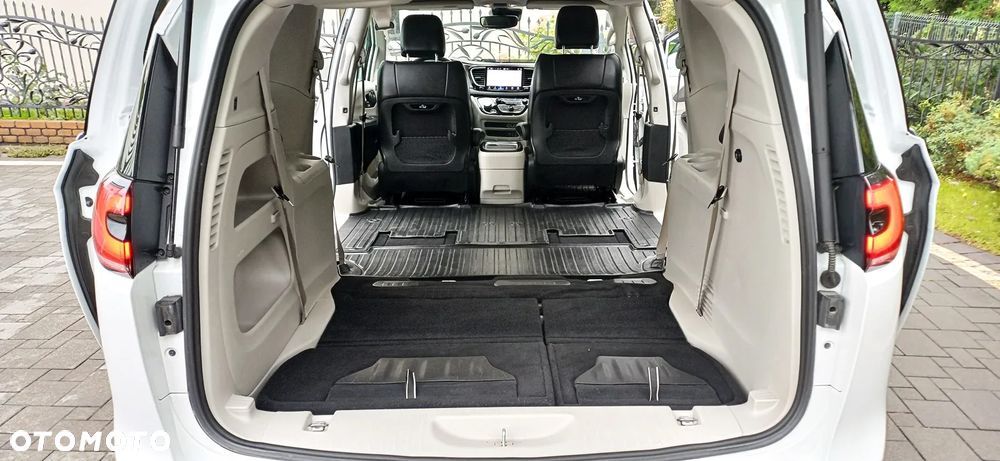 Chrysler Pacifica - 26