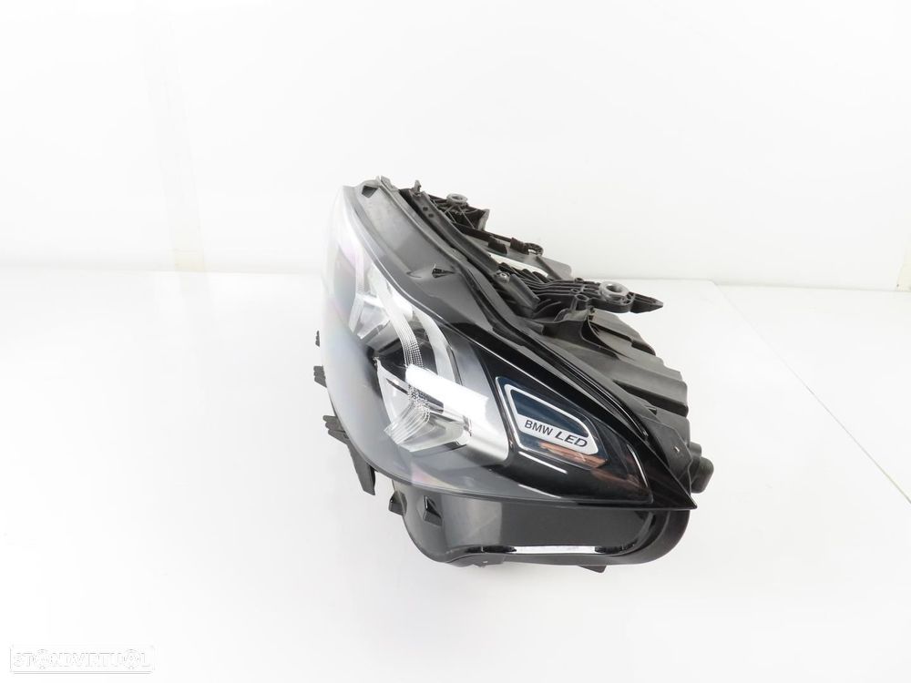 Farol LED LCI / 2ª Fase Esquerdo Usado / Original 63115A4F747 / 9450795 - 2