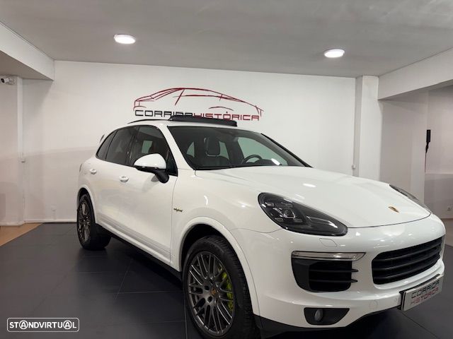 Porsche Cayenne S E-Hybrid Platinum Edition - 58