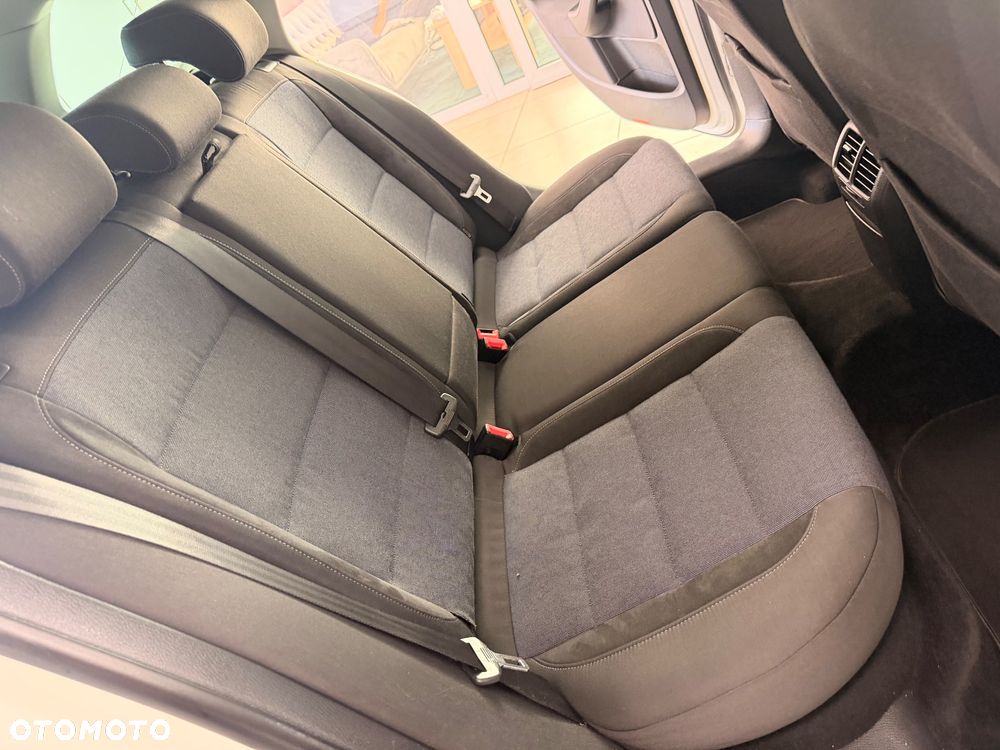 Volkswagen Golf - 26