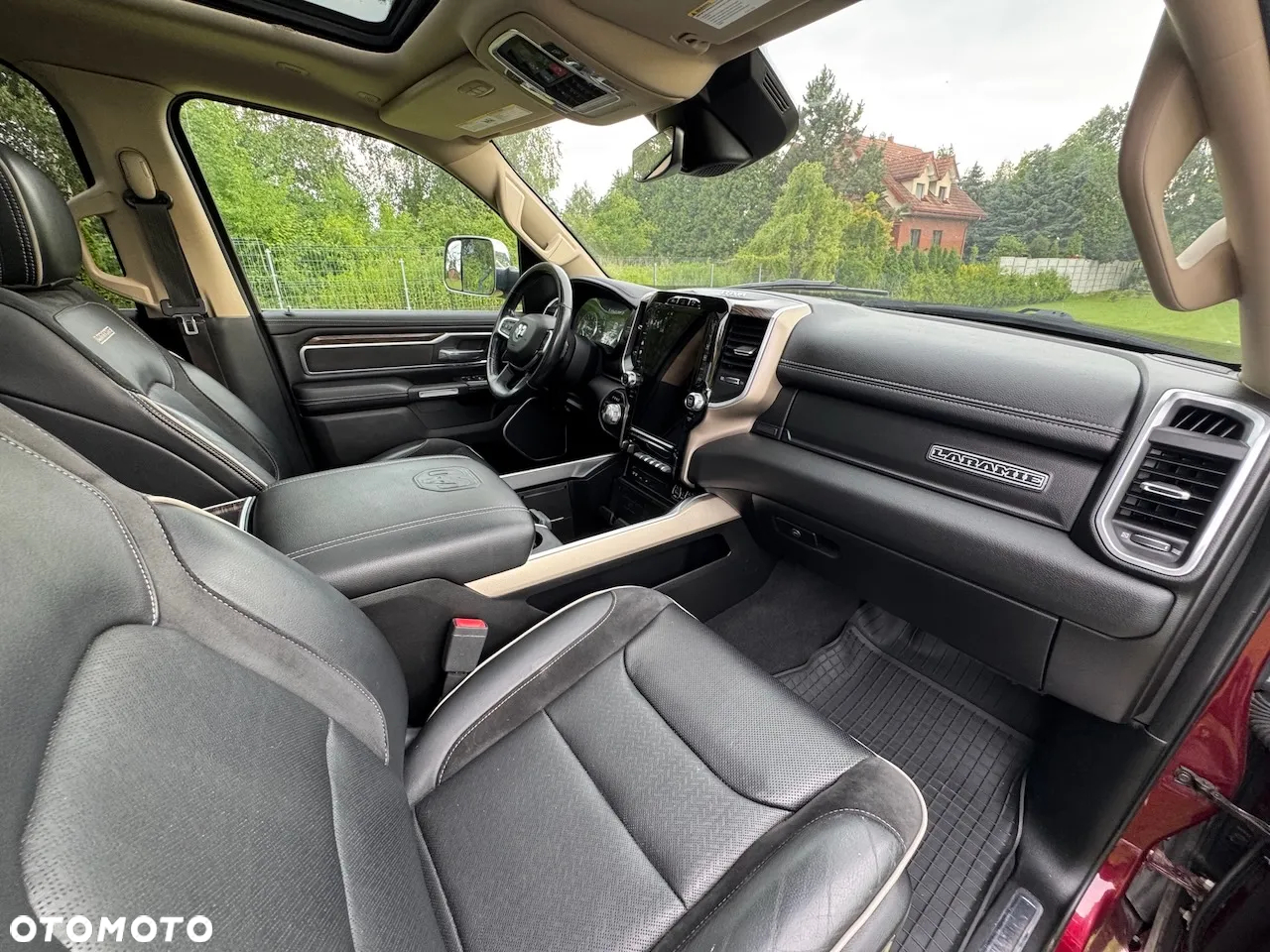 RAM 1500 Crew Cab Laramie - 24