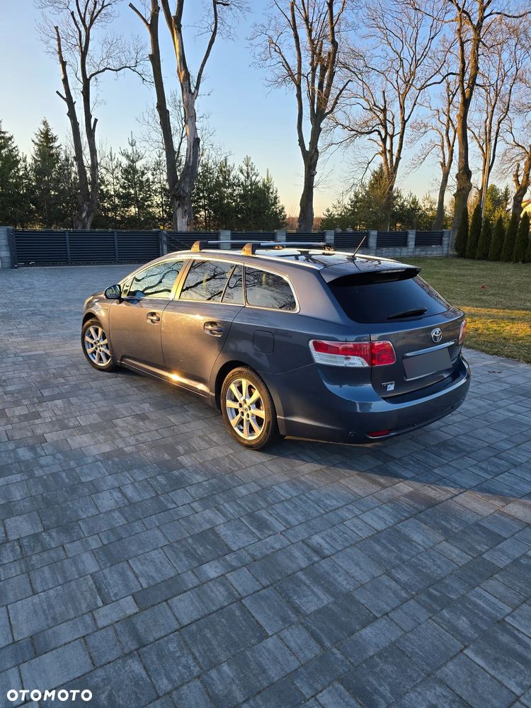 Toyota Avensis 2.2 D-4D Prestige NAVI - 2