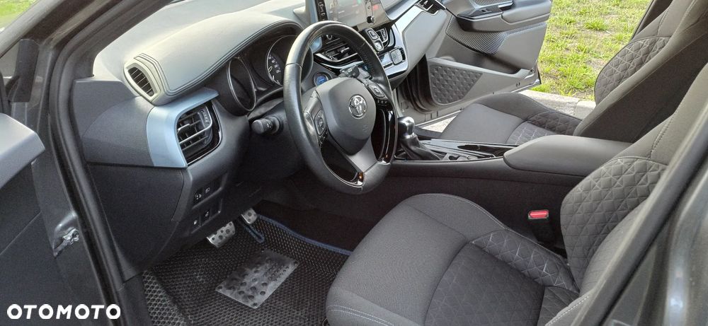 Toyota C-HR - 8