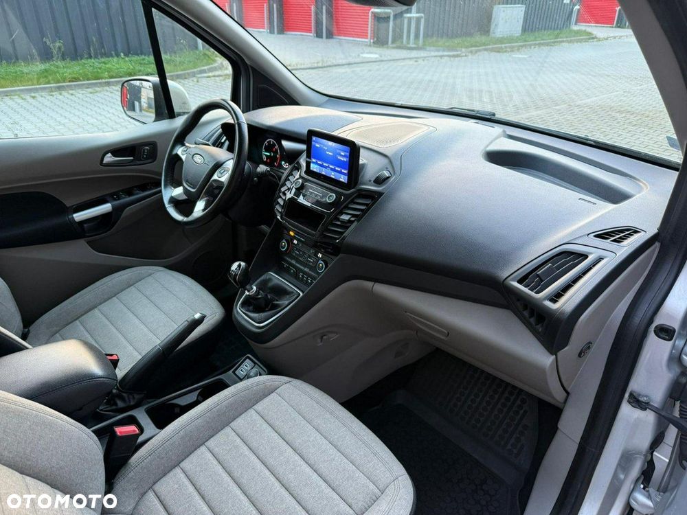 Ford Tourneo Connect Grand - 20