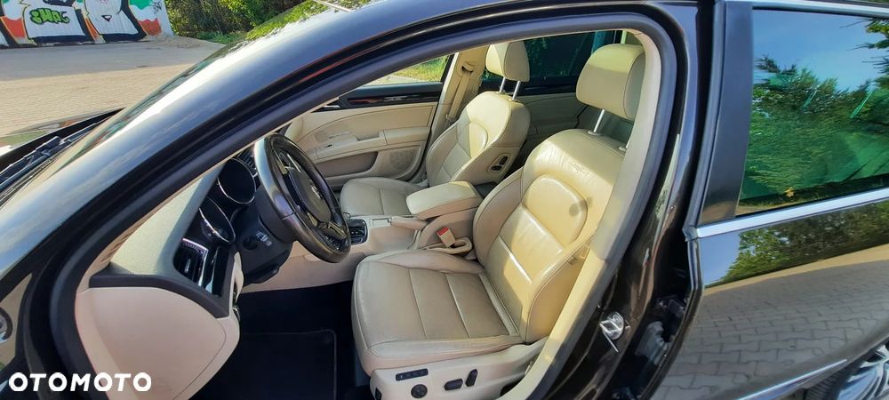 Skoda Superb 2.0 TDI L&K DSG - 8