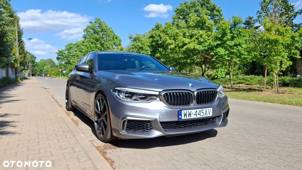 BMW Seria 5 M550i xDrive - 4