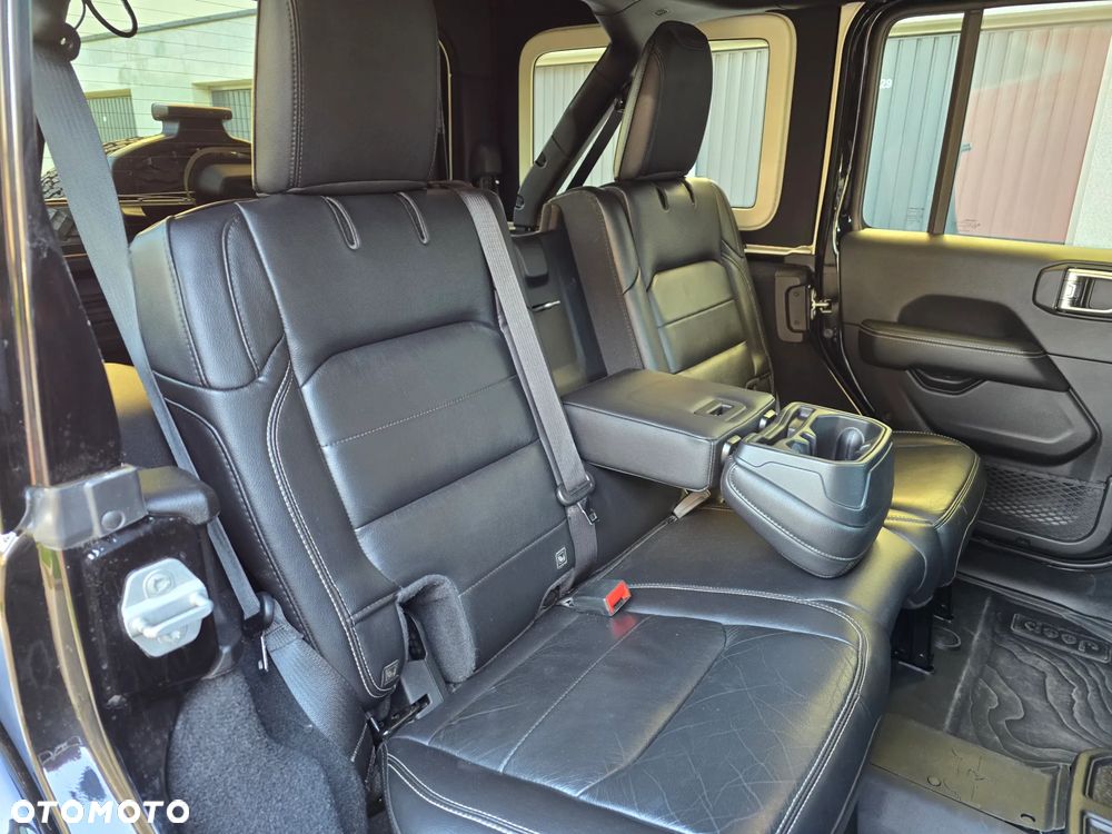 Jeep Wrangler Unlimited 2.2 CRD Sahara - 21