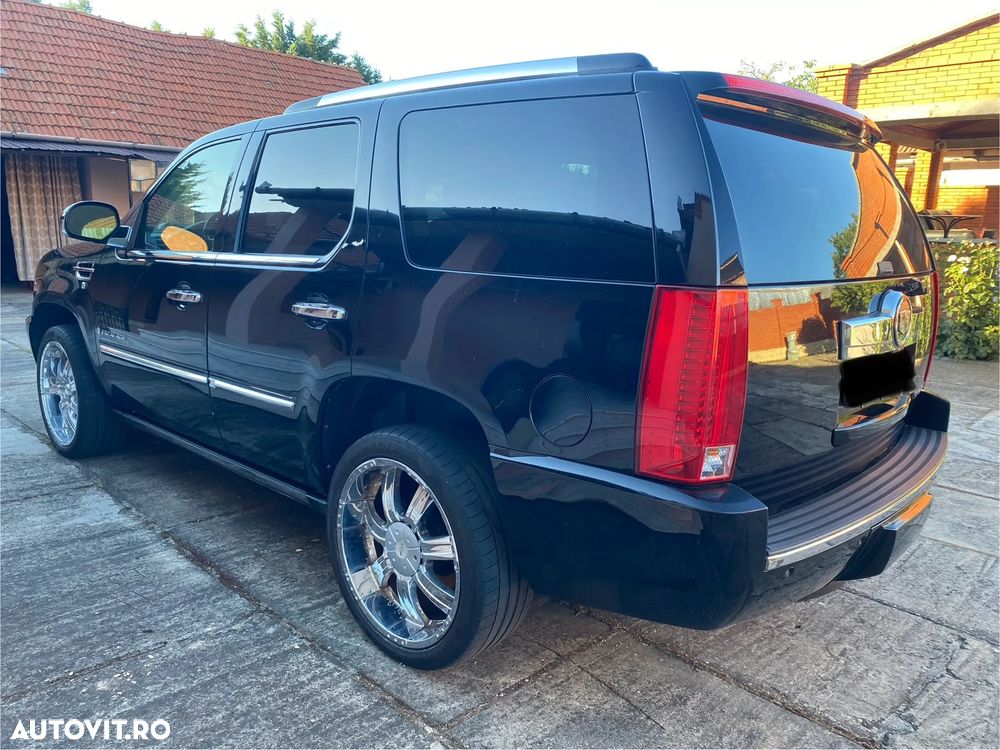 Cadillac Escalade - 4