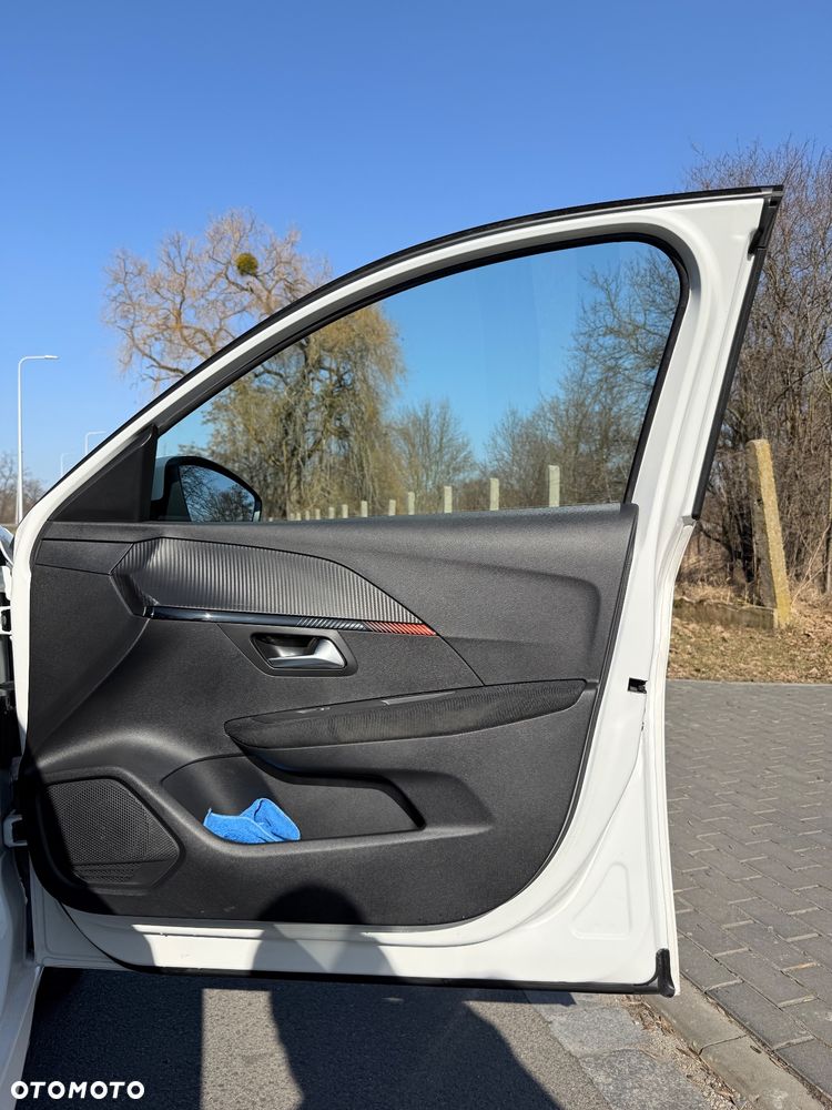 Peugeot 208 - 9