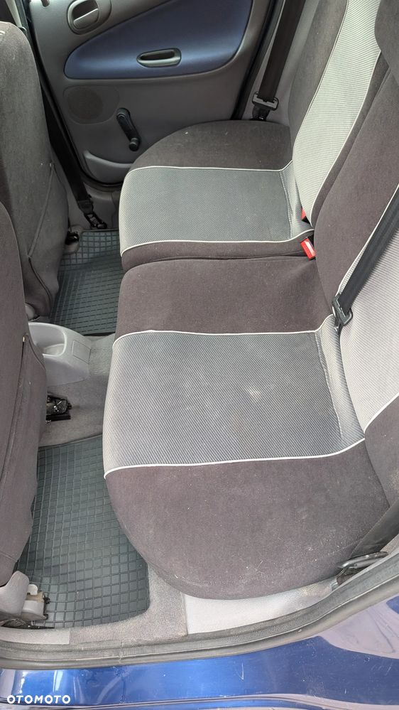 Peugeot 206 - 18