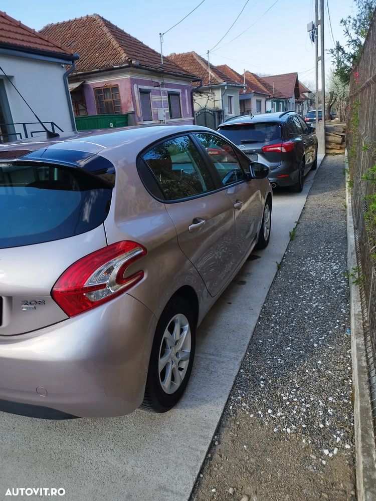 Peugeot 208 1.4 HDi FAP STT Active - 4