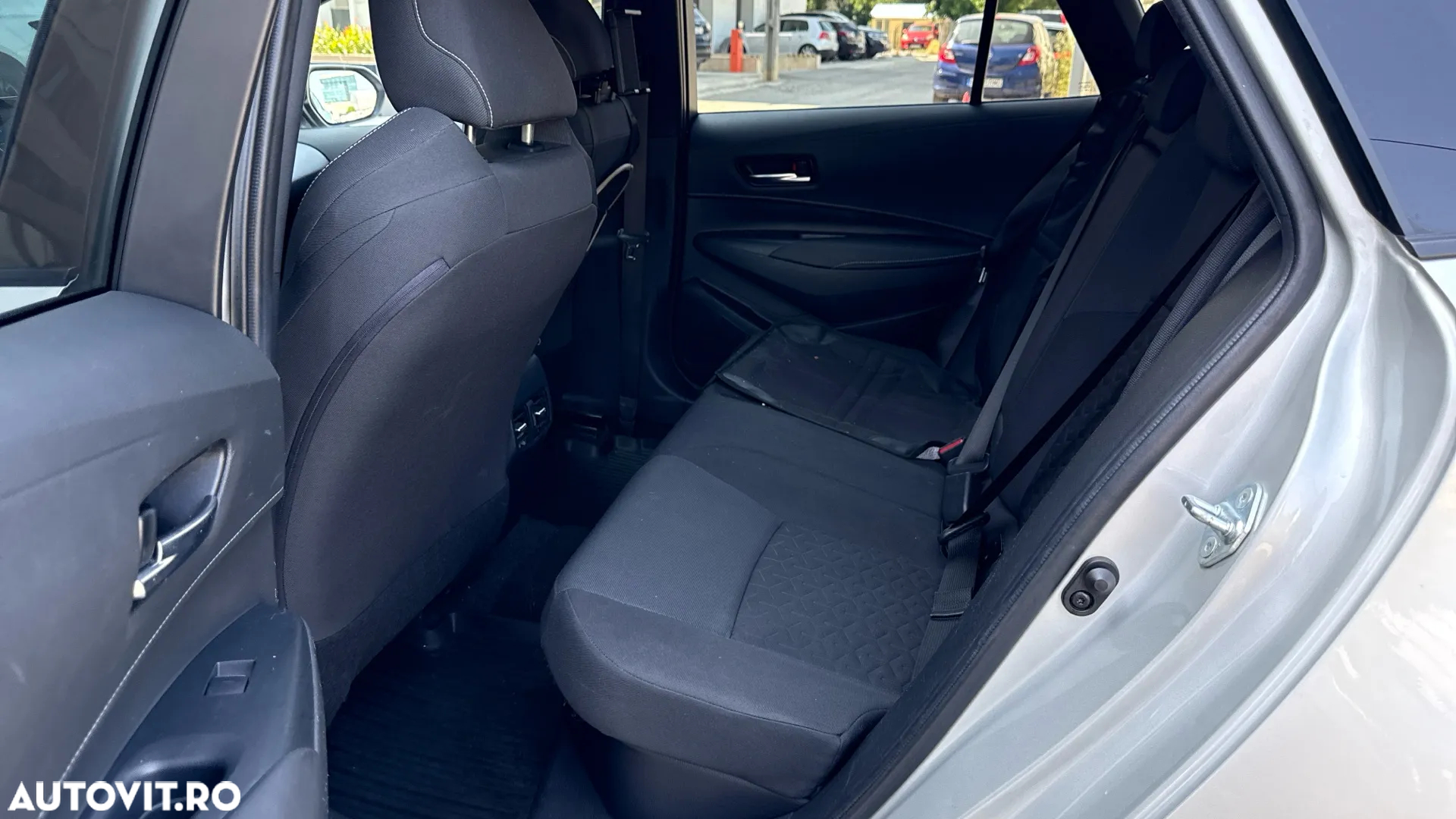 Toyota Corolla 1.8 HSD TS Dynamic - 29