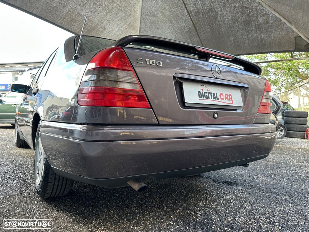 Mercedes-Benz C 180 Sport - 7