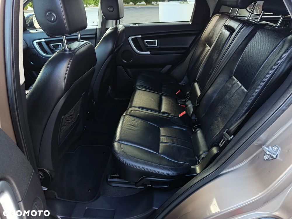 Land Rover Discovery Sport TD4 HSE Luxury - 25