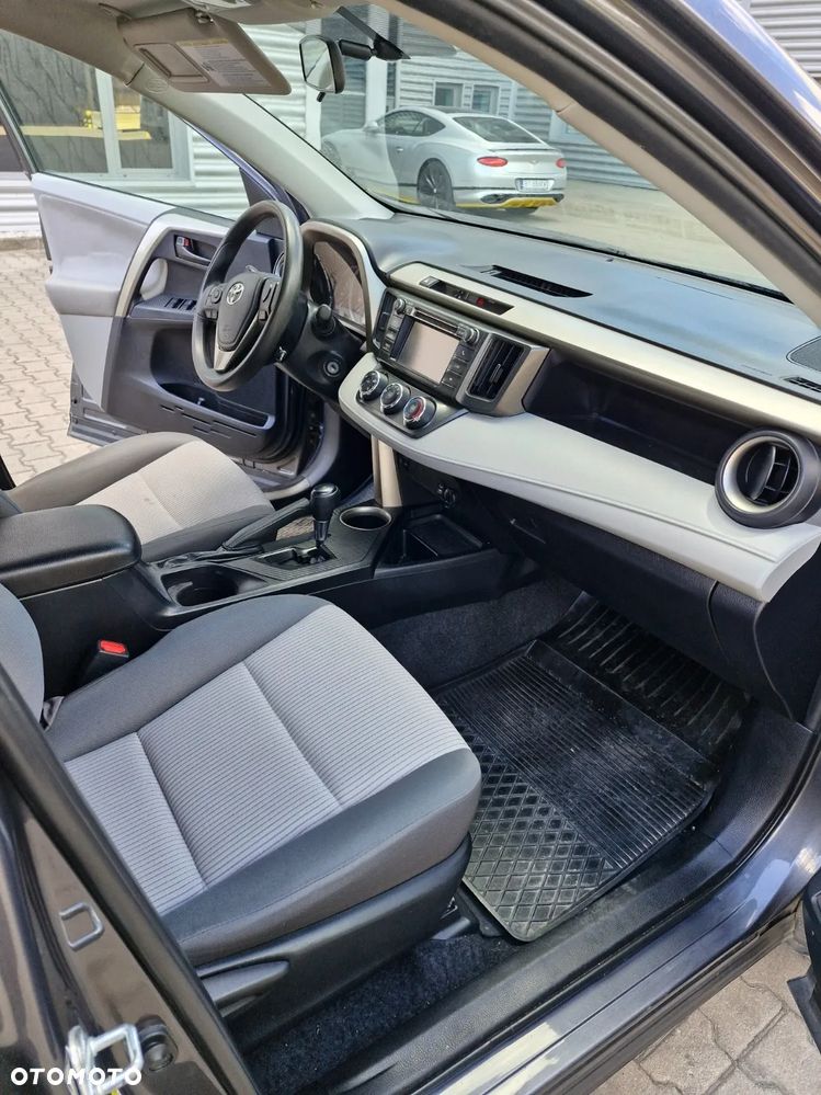 Toyota RAV4 - 9