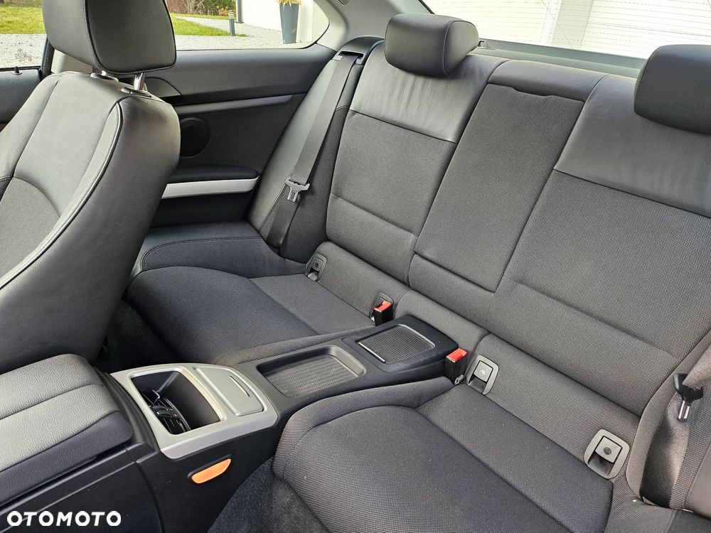 BMW Seria 3 320i Edition Exclusive - 18