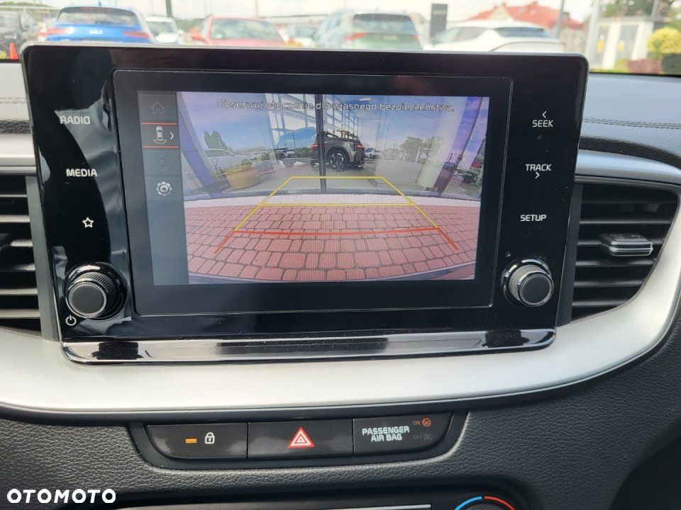 Kia Ceed - 10