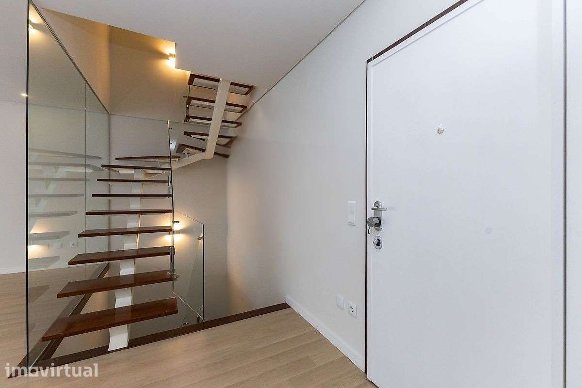 T3 Triplex Condomínio Fechado C/ Piscina - Grande imagem: 5/16
