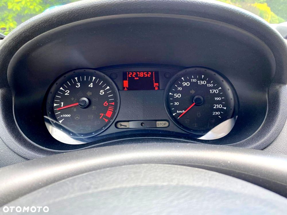 Renault Clio - 23