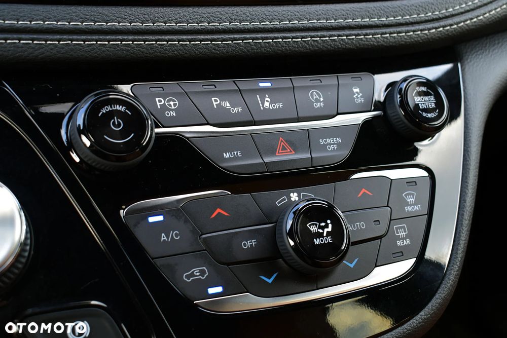 Chrysler Pacifica - 18