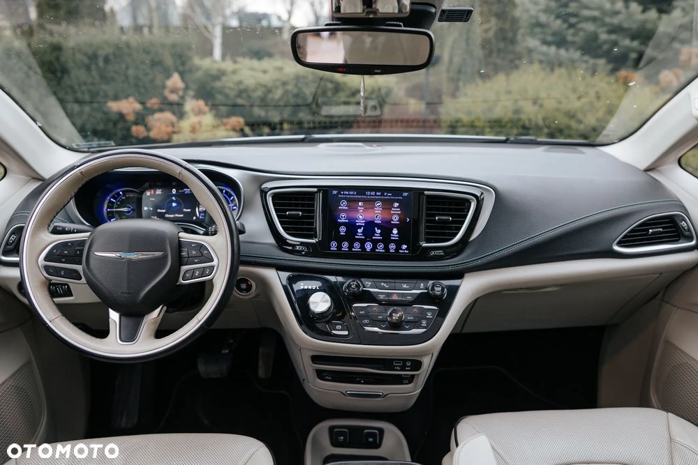 Chrysler Pacifica - 18