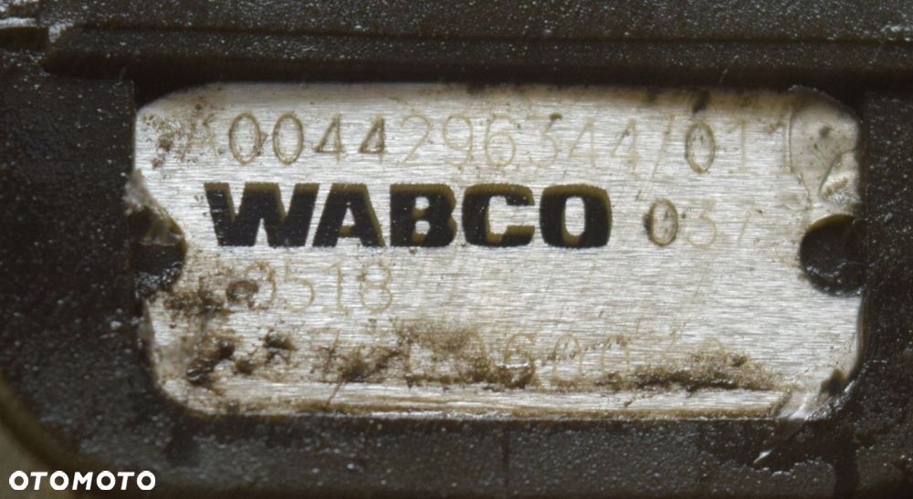 ZAWÓR STERUJĄCY NACZEPY MERCEDES ACTROS - 5