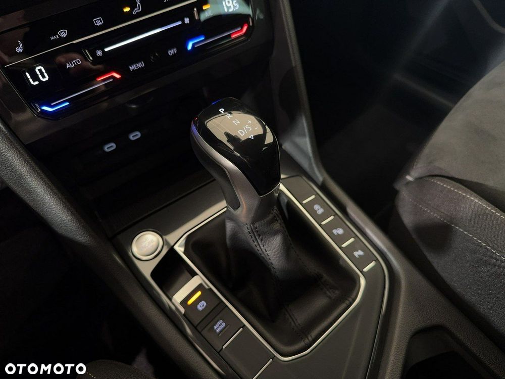 Volkswagen Tiguan - 26