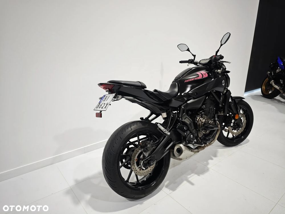 Yamaha MT - 8