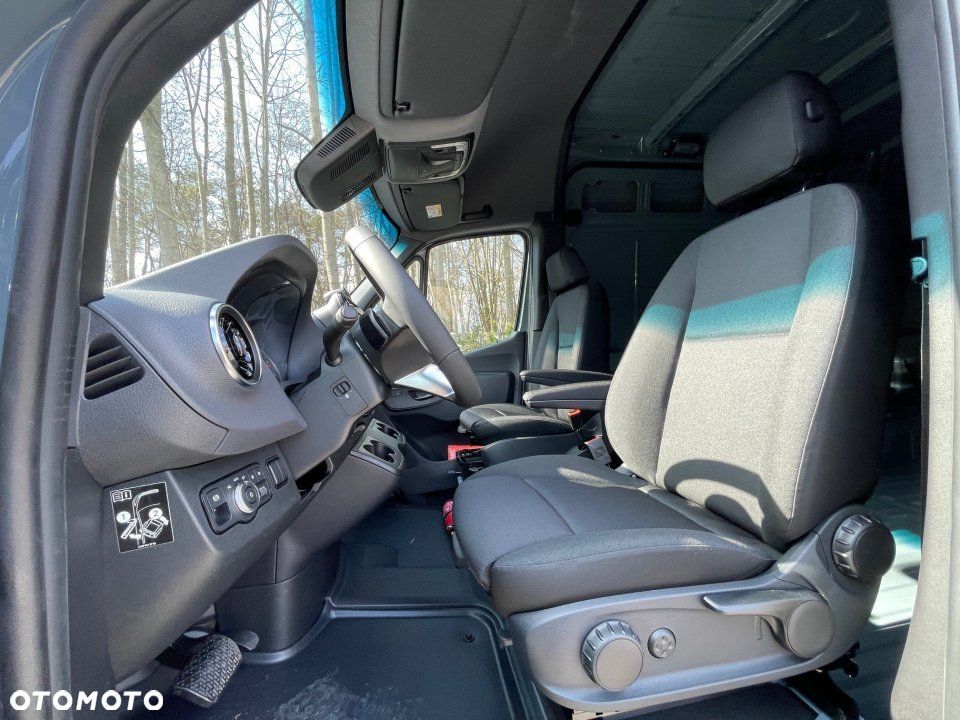 Mercedes-Benz Sprinter - 10