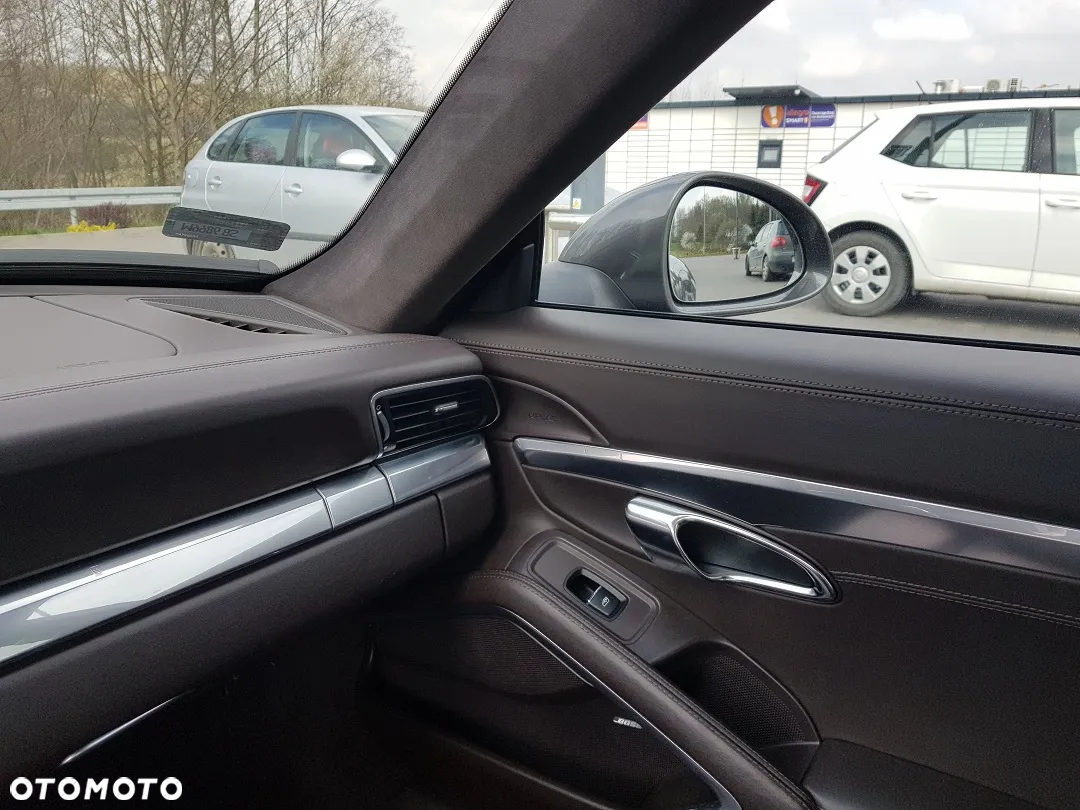 Porsche 911 Carrera 4S PDK - 25
