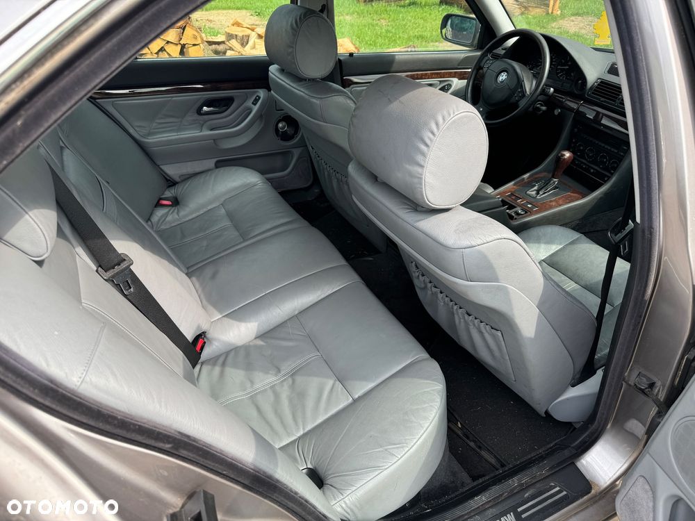 BMW Seria 7 728i L - 14