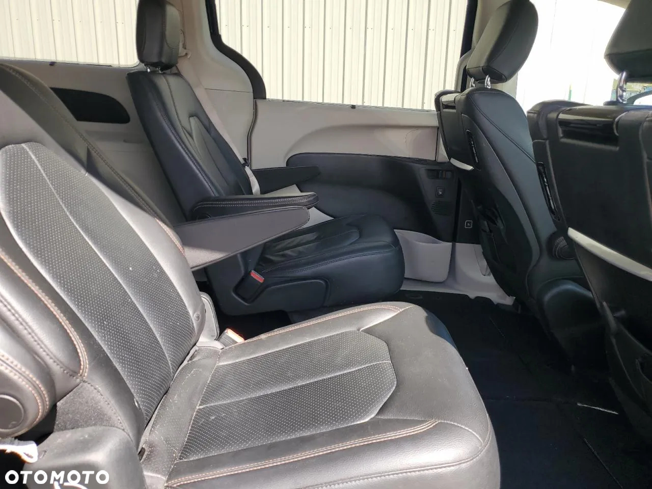 Chrysler Pacifica - 10