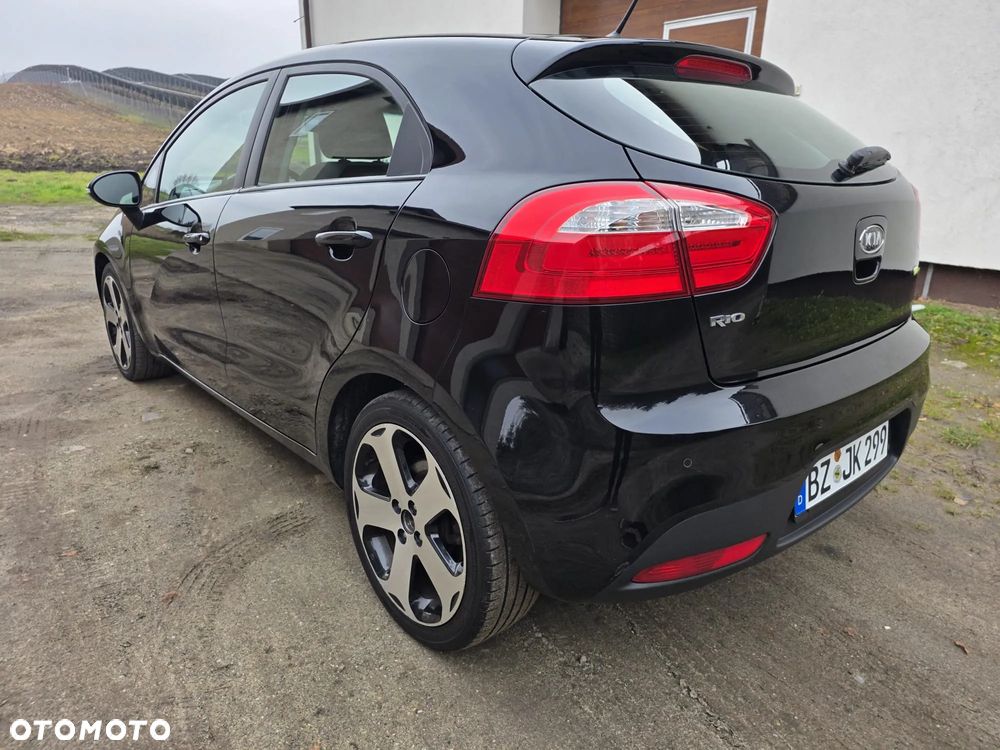 Kia Rio 1.4 Dream Team Edition - 33