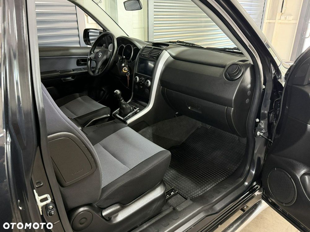 Suzuki Grand Vitara - 24